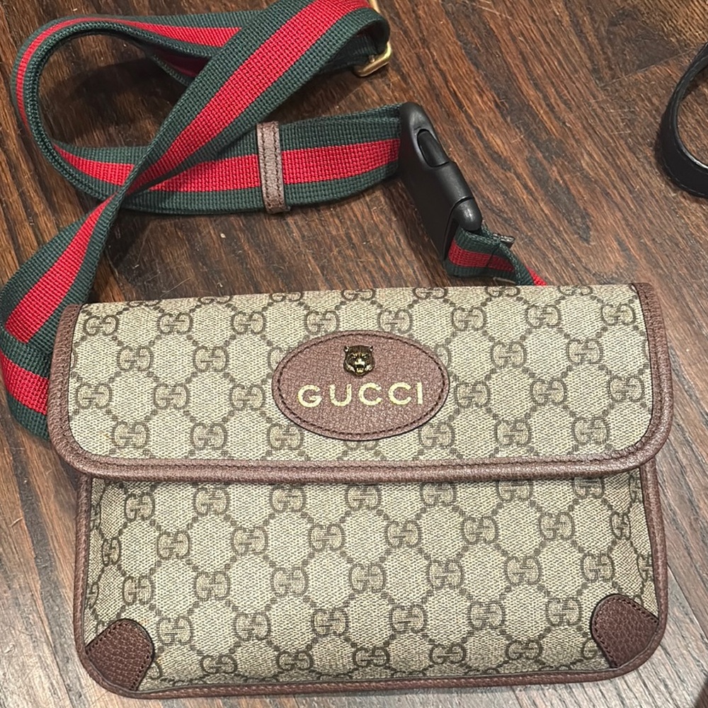 GG Supreme Monogram Neo Vintage
Web Belt Bag Brown